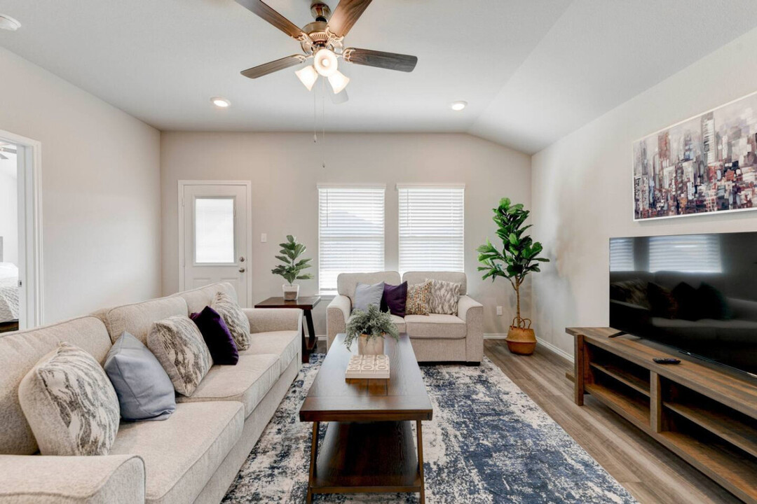 8723 Brahma Plns Rd in Temple, TX - Building Photo