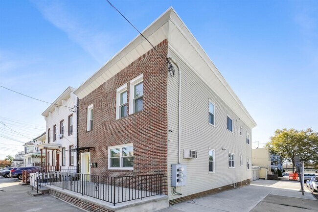 47 Carlton Ave in Jersey City, NJ - Building Photo - Building Photo