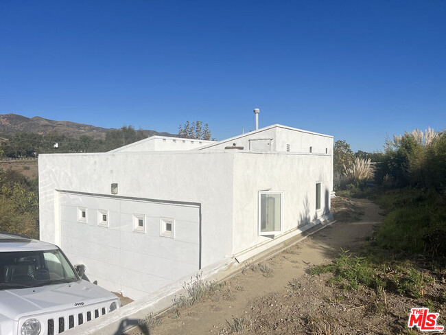 6524 Dume Dr in Malibu, CA - Building Photo - Building Photo