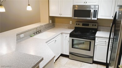 8599 Athena Ct in Lehigh Acres, FL - Foto de edificio - Building Photo
