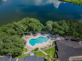 208 Lake Parsons Green in Brandon, FL - Building Photo