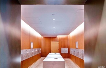 13835 39th Ave-Unit -4C in Queens, NY - Foto de edificio - Building Photo