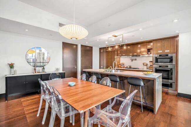 151 E 85th St in New York, NY - Building Photo - Building Photo