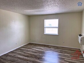 2111 NW Lindy Ave, Unit 2310 in Lawton, OK - Building Photo - Building Photo