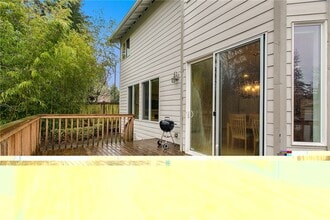 13607 NE 202nd St in Woodinville, WA - Building Photo - Building Photo