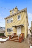 736 2nd St in Secaucus, NJ - Building Photo