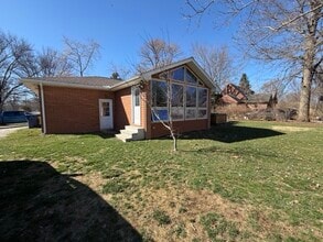 195 Washburn Rd in Tallmadge, OH - Foto de edificio - Building Photo