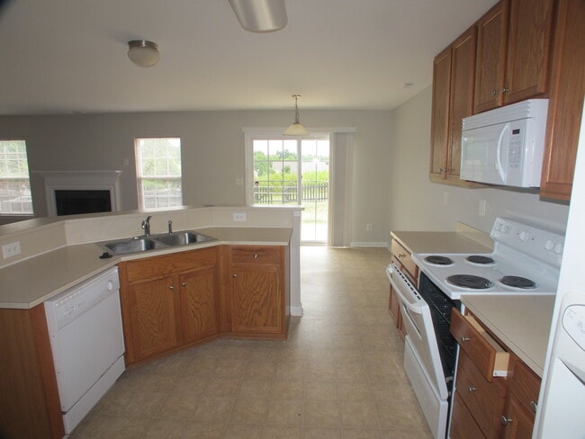 11307 Breezehill Ln in Charlotte, NC - Building Photo - Building Photo