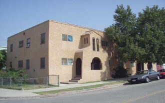 417-425 W Cowles St Apartments