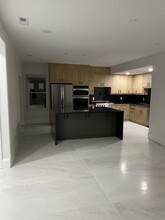 3501 W Ox Rd in Fairfax, VA - Building Photo - Building Photo