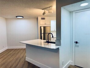 4630 Commander Dr-Unit -1023 in Orlando, FL - Building Photo - Building Photo