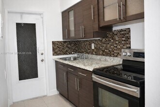 16851 NE 21st Ave in North Miami Beach, FL - Building Photo - Building Photo