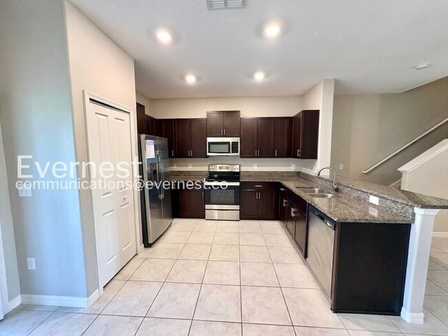 9718 Mulberry Marsh Ln in Sun City Center, FL - Building Photo - Building Photo