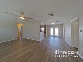10887 111th Pl N in Largo, FL - Building Photo - Building Photo