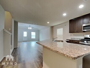 4242 Stuebner Hl Dr in Houston, TX - Foto de edificio - Building Photo