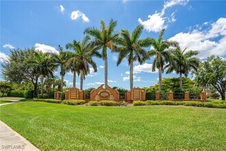9259 Museo Cir in Naples, FL - Foto de edificio - Building Photo
