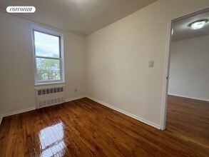 42-25 65th Pl in Queens, NY - Building Photo - Building Photo