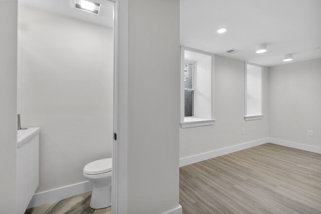 22 Paris St in Boston, MA - Building Photo - Building Photo