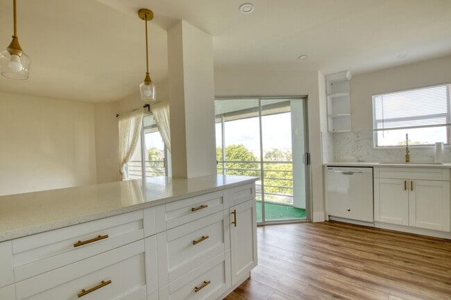 3590 Via Poinciana in Greenacres, FL - Building Photo - Building Photo