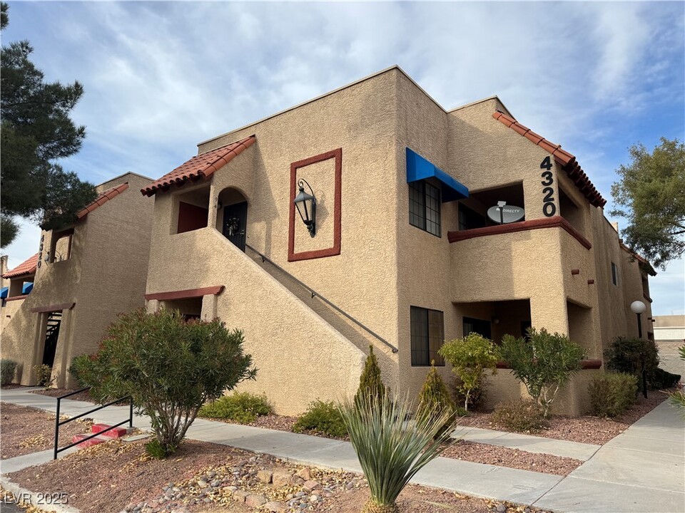 4320 Sanderling Cir in Las Vegas, NV - Building Photo