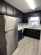 4414 Bonnell Dr NW in Huntsville, AL - Foto de edificio - Building Photo