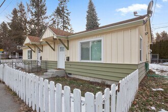 864 S Sherman St in Spokane, WA - Building Photo - Building Photo