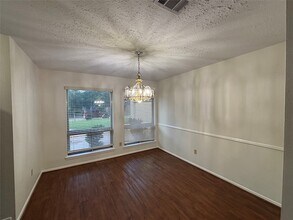 12614 Campos Dr, Unit 11800-203 in Houston, TX - Building Photo - Building Photo