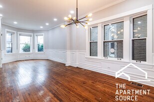 2509 W Diversey Ave, Unit 1 in Chicago, IL - Building Photo