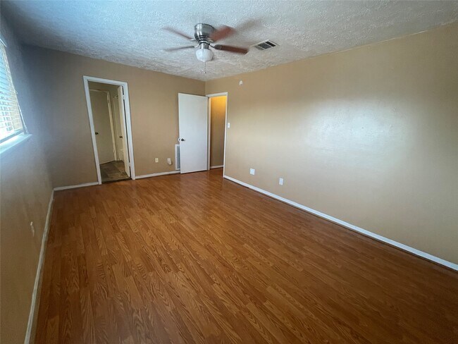 property at 4105 Vista Rd