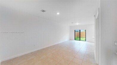 11961 SW 245 Ter in Princeton, FL - Building Photo - Building Photo