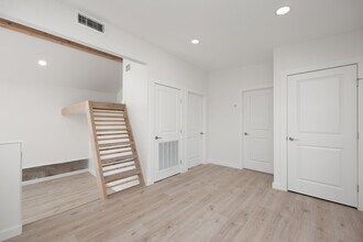 66 E Ringgold St in Brownsville, TX - Building Photo - Building Photo