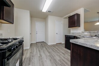 4118 Silver Ranch Rd in Houston, TX - Building Photo - Building Photo