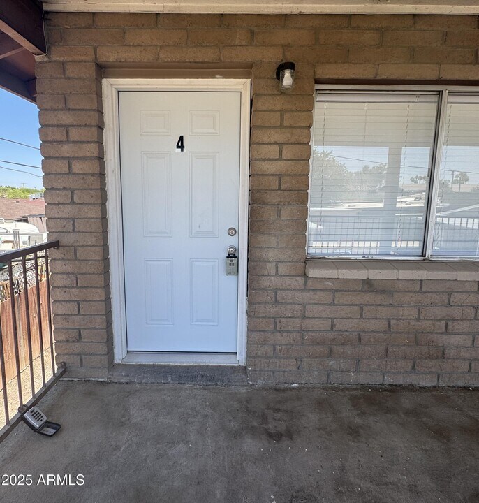 738 W Pepper Pl in Mesa, AZ - Building Photo