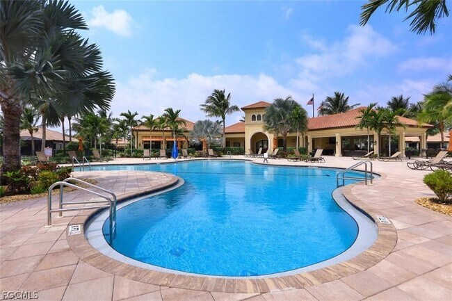 9061 Isla Bella Cir in Bonita Springs, FL - Foto de edificio - Building Photo