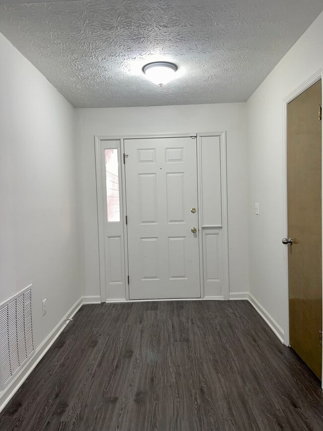 8978 Habersham Dr in Jonesboro, GA - Building Photo - Building Photo