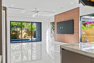 1314 NE 13th Ave in Fort Lauderdale, FL - Building Photo - Building Photo