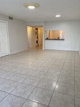 4291 NW 9th Ave, Unit 202 in Pompano Beach, FL - Building Photo - Building Photo