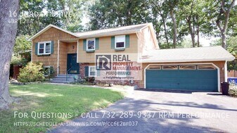 16 Jordan Dr in Toms River, NJ - Building Photo