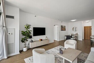 435 W Erie St in Chicago, IL - Building Photo - Building Photo