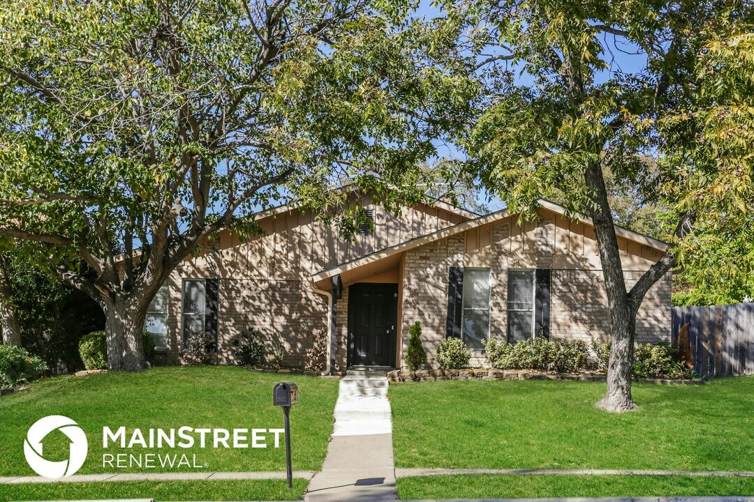 5037 Collingwood Dr in Garland, TX - Foto de edificio