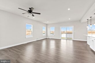 105 Weston Dr in Woolwich Township, NJ - Building Photo - Building Photo