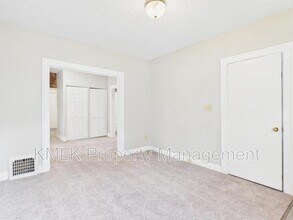 535 Gage St in Akron, OH - Foto de edificio - Building Photo