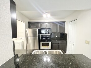 1049 S Hiawassee Rd in Orlando, FL - Building Photo - Building Photo
