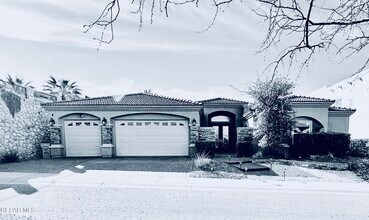 1332 Calle Lago Dr in El Paso, TX - Foto de edificio - Building Photo