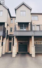 3333 Sixth Line in Oakville, ON - Building Photo - Building Photo