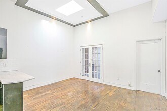 99 Eldert St in Brooklyn, NY - Foto de edificio - Building Photo