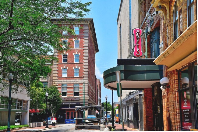 241 Granby St in Norfolk, VA - Building Photo - Building Photo