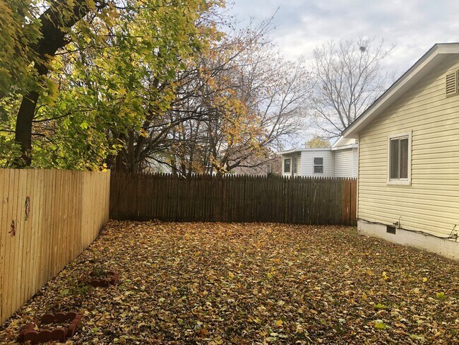 1136 Delos St in Akron, OH - Foto de edificio - Building Photo
