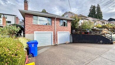 44-50-50 NE 57th Ave in Portland, OR - Building Photo - Building Photo