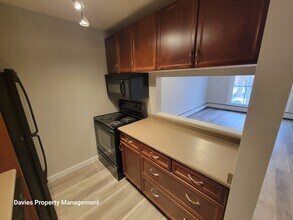 10326-10117 117 St NW in Edmonton, AB - Building Photo - Building Photo